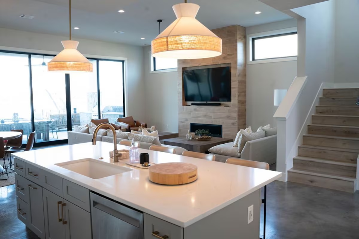 The Lyndon on Lake LBJ