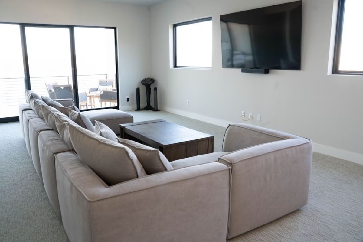 The Lyndon on Lake LBJ